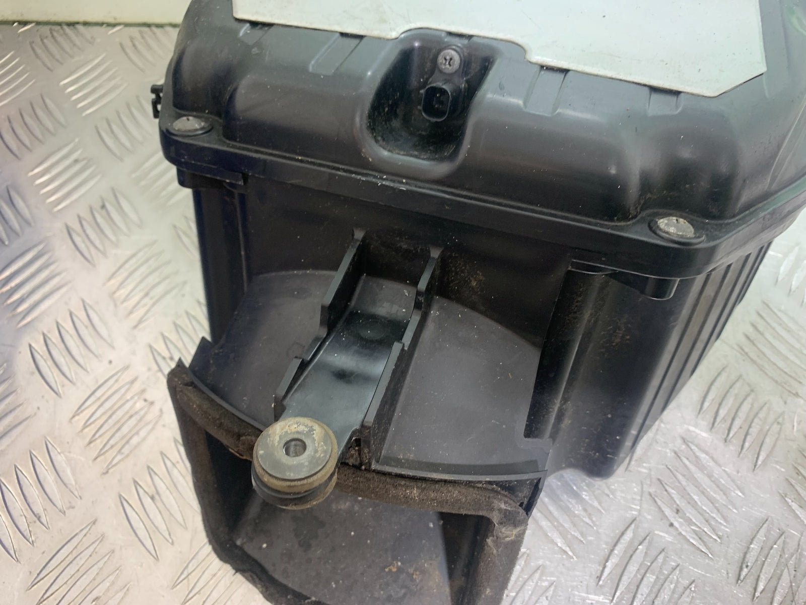 KAWASAKI ZX6R AIR BOX  YEAR 2009-2012 (CMB1136)