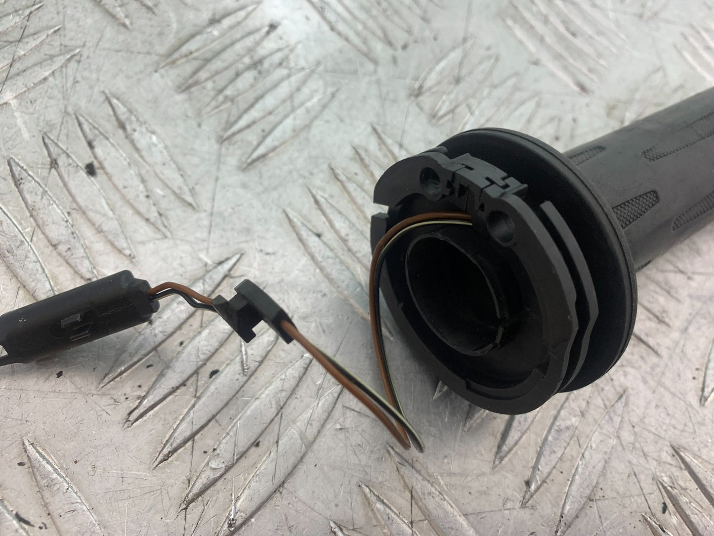 BMW K1300 S K 1300 S RIGHT HEATED GRIP   YEAR 2009-16 (CMB1216)