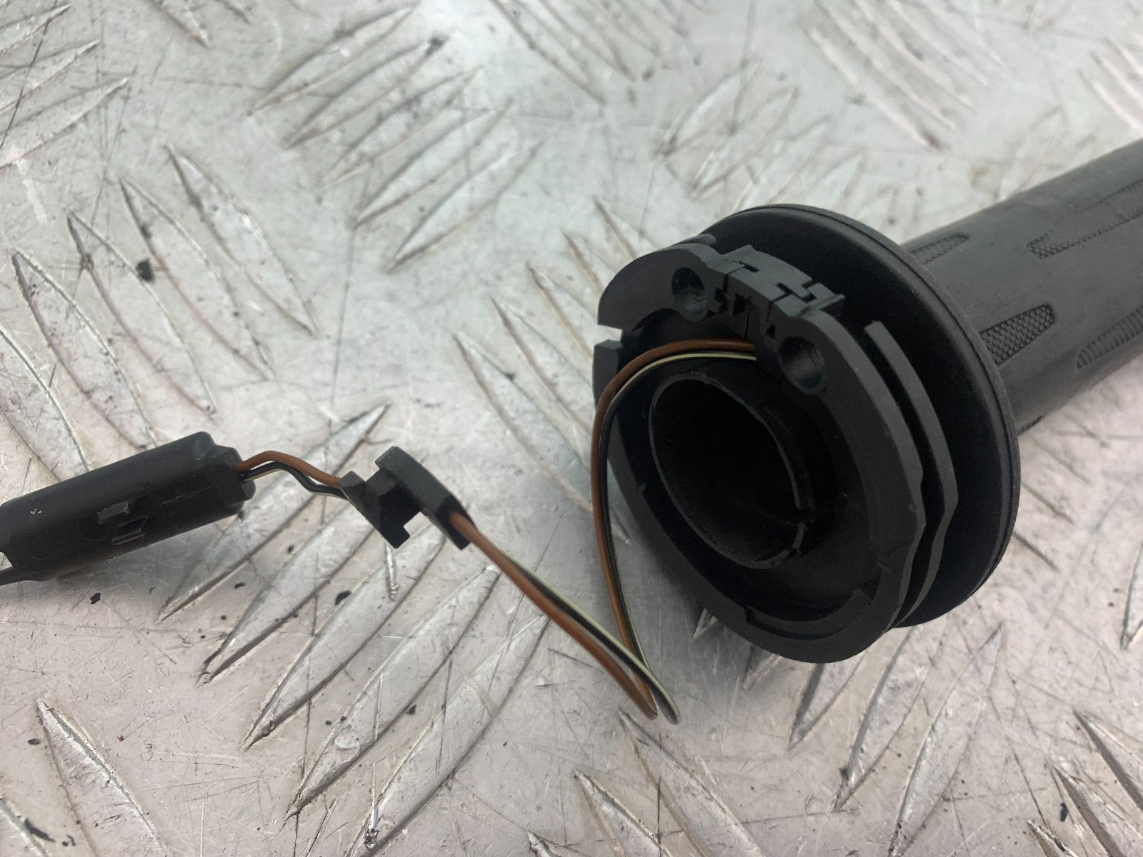 BMW K1300 S K 1300 S RIGHT HEATED GRIP   YEAR 2009-16 (CMB1216)
