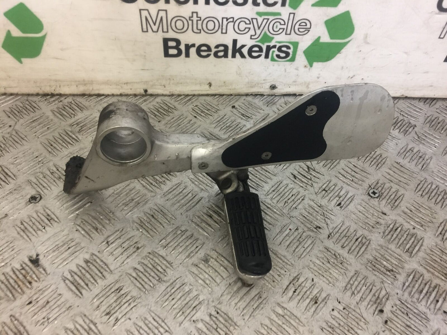 HONDA VFR800 VFR 800 PRE V-TEC FRONT LEFT HANGER   YEAR 1998-01(STOCK 655)