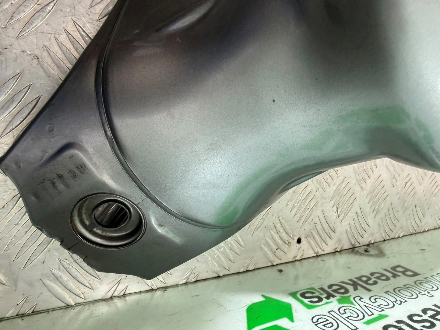 SUZUKI DL1000 DL 1000 V STORM FUEL PETROL TANK YEAR 2002 - 2008