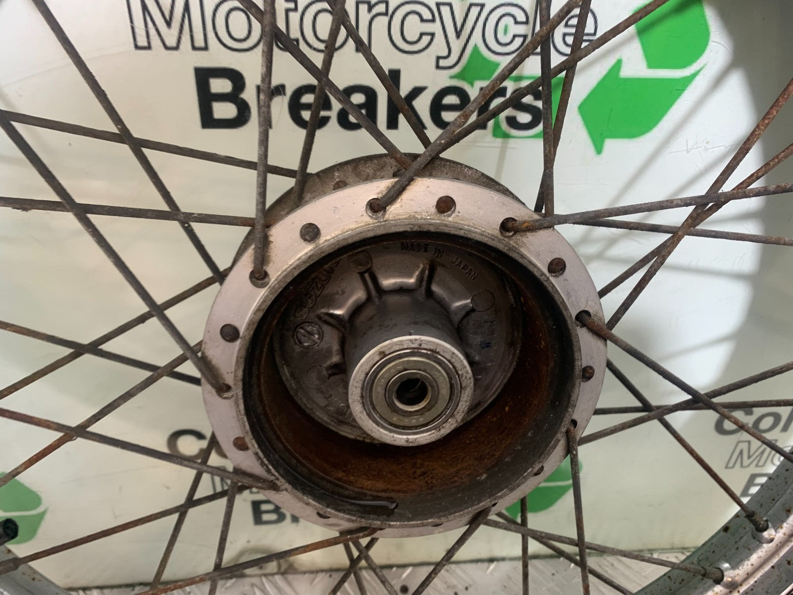 SUZUKI GP100 GP 100 REAR WHEEL  YEAR 1978-1988 (CMB1259)