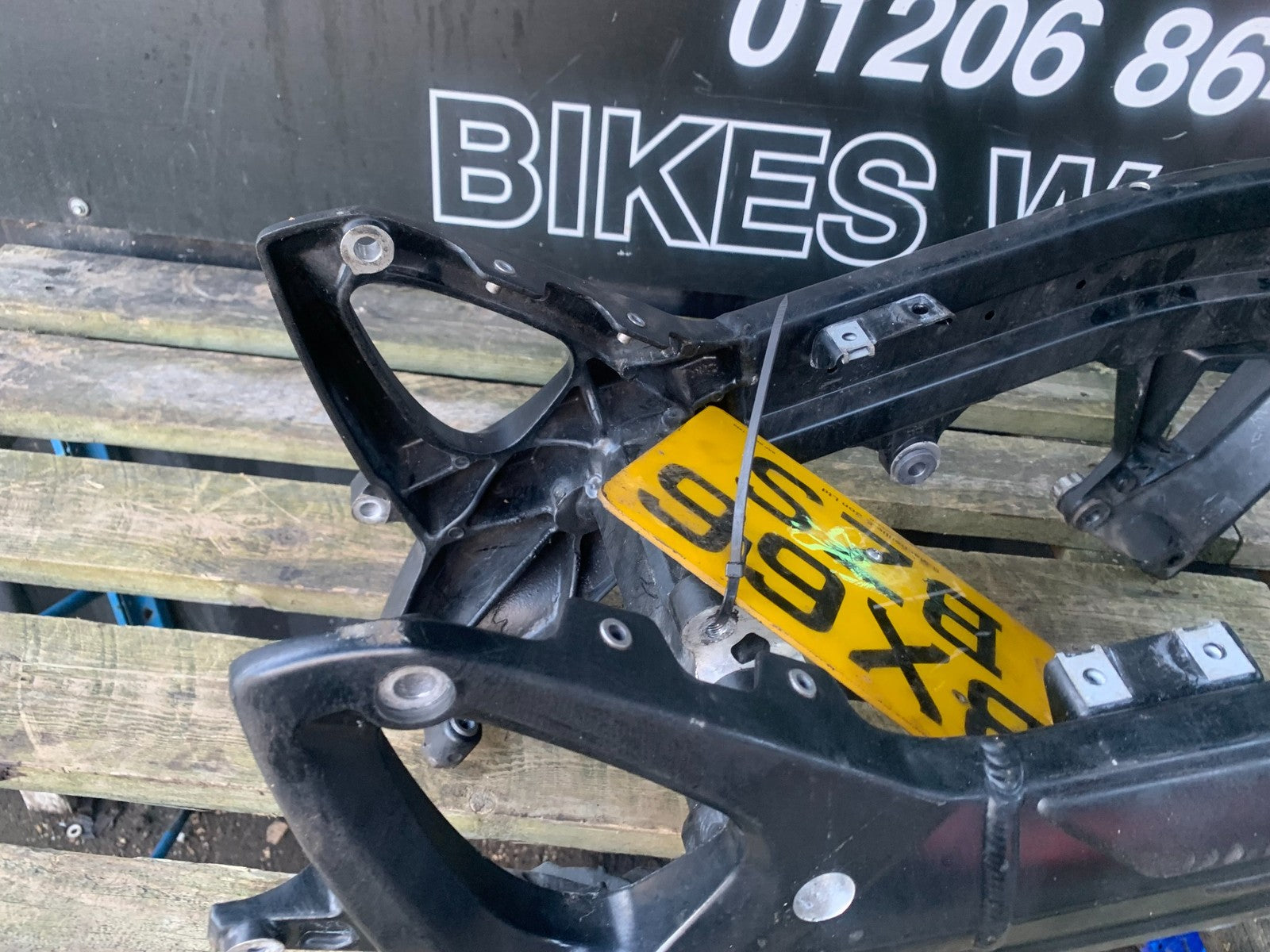 BMW F800 GT FRAME REG LOG BOOK YEAR 2013-2017 (CMB1248)