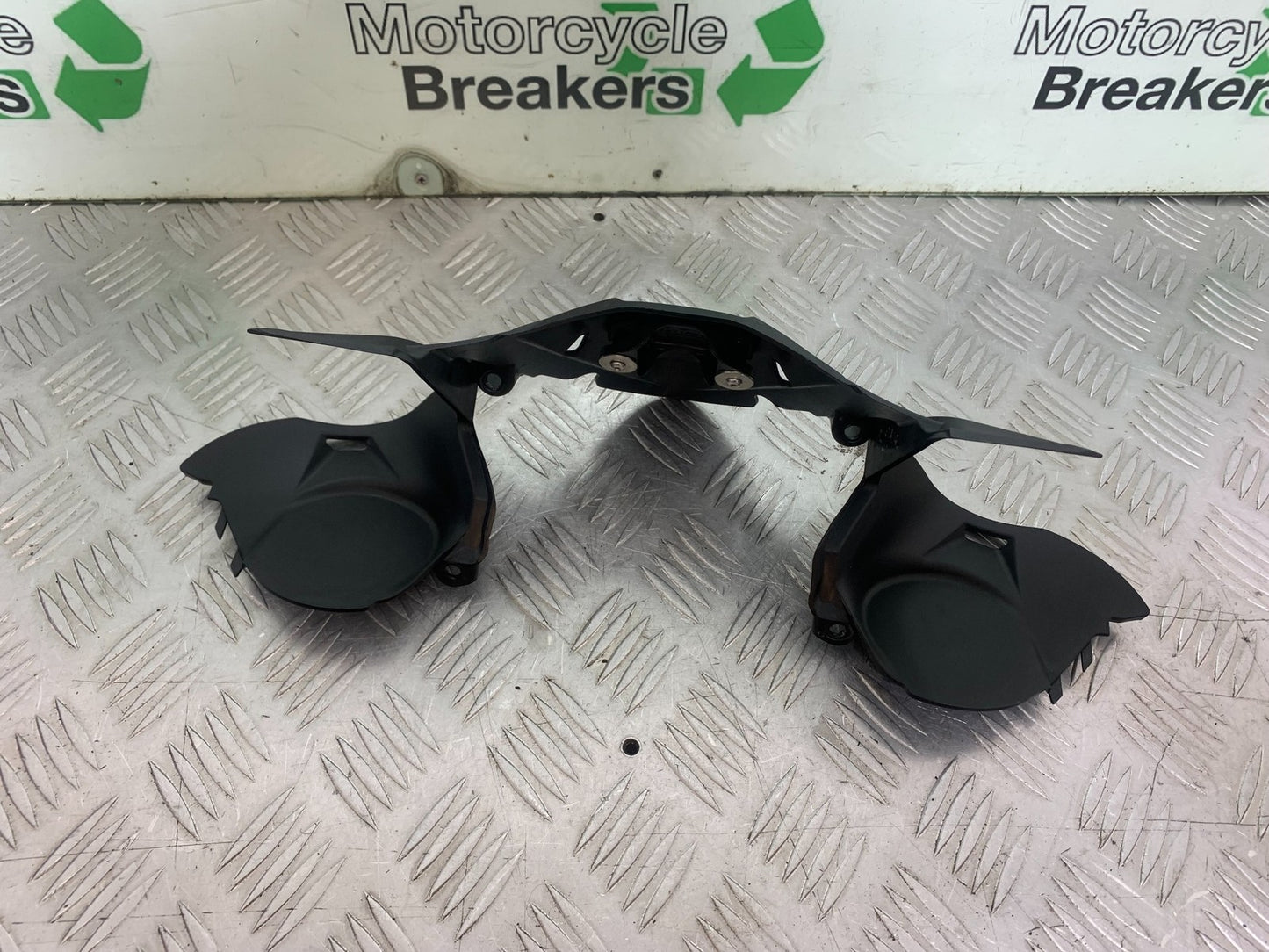 DUCATI 1299 PANIGALE TOP FAIRING INFILL PANEL YEAR 2016 (CMB 1187)