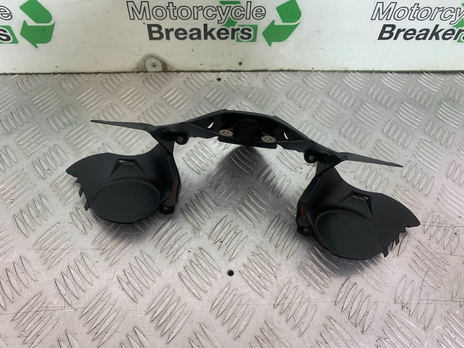DUCATI 1299 PANIGALE TOP FAIRING INFILL PANEL YEAR 2016 (CMB 1187)