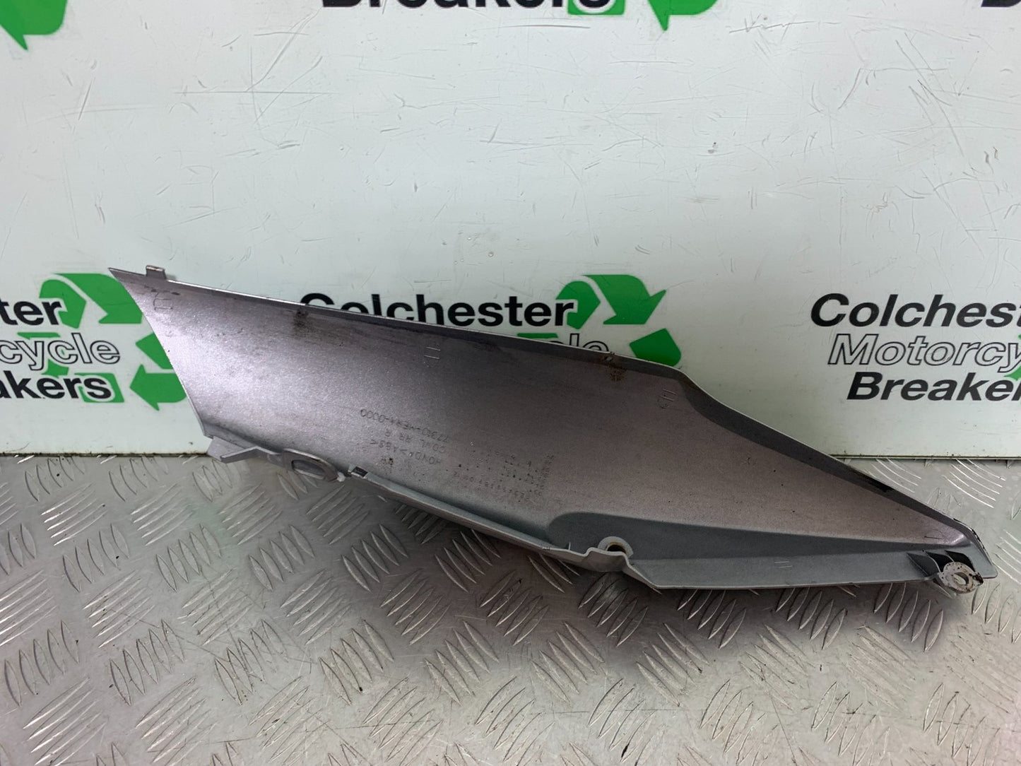 HONDA CBF600 CBF 600 RIGHT SEAT PANEL  YEAR 2004 -07 (CMB1247)