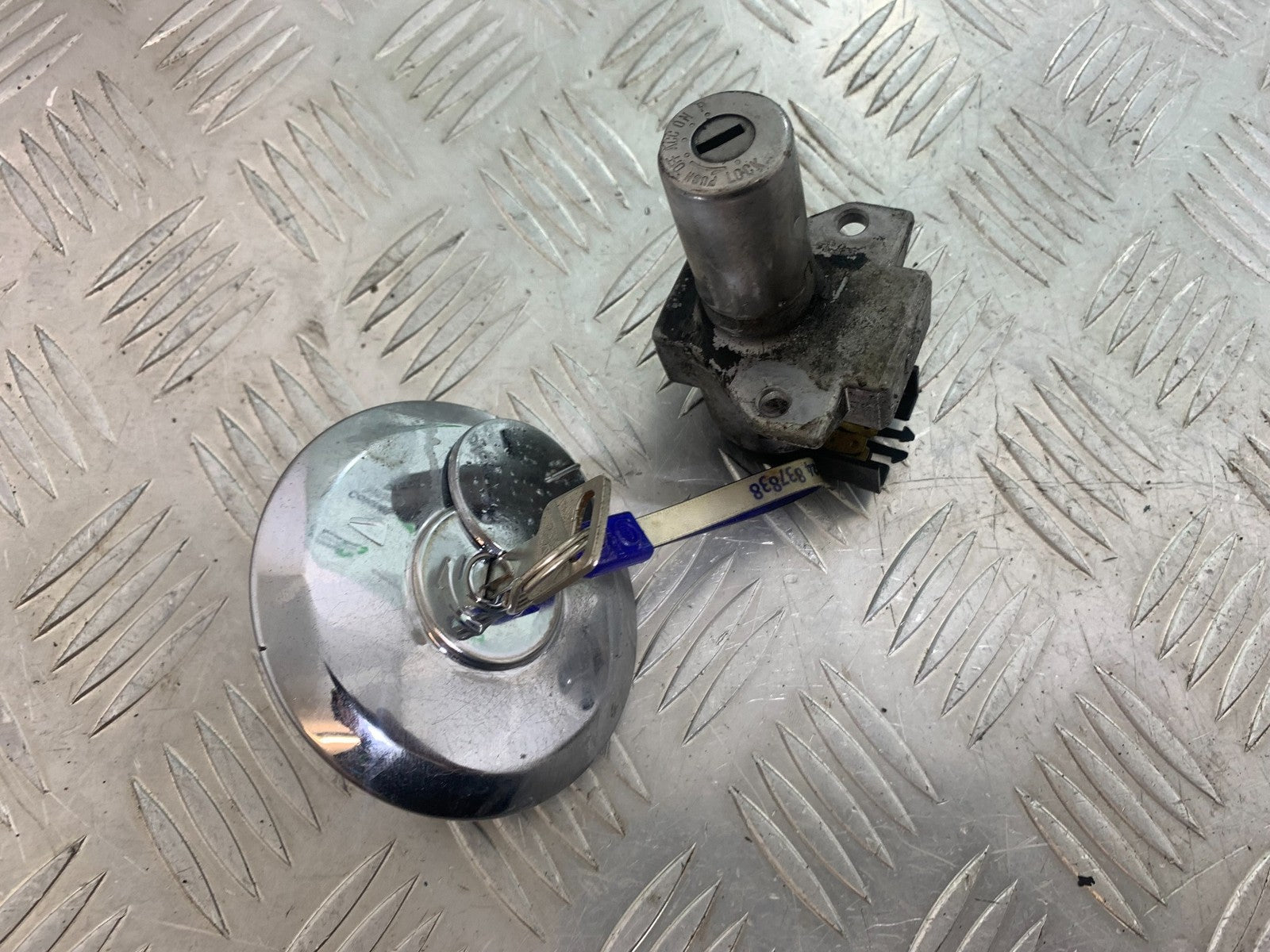 HONDA GL500 GL 500 SILVERWING IGNITION PETROL CAP & KEY   YEAR 1981-82 (CMB1168)