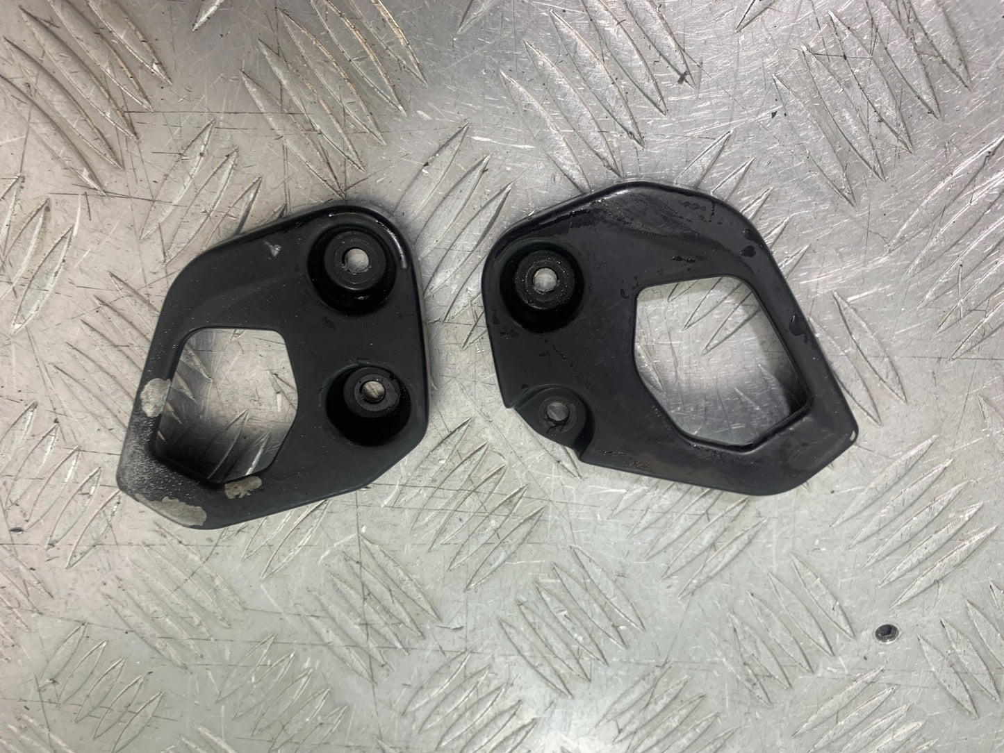 BMW R1200 R 1200 GS HEEL PLATES  YEAR 2013-2016 (CMB1257)