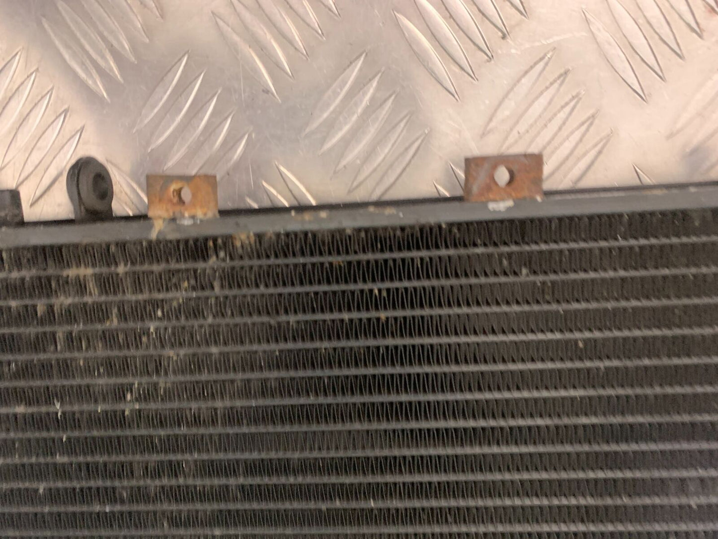 TRIUMPH 885 TIGER RADIATOR  YEAR 2000