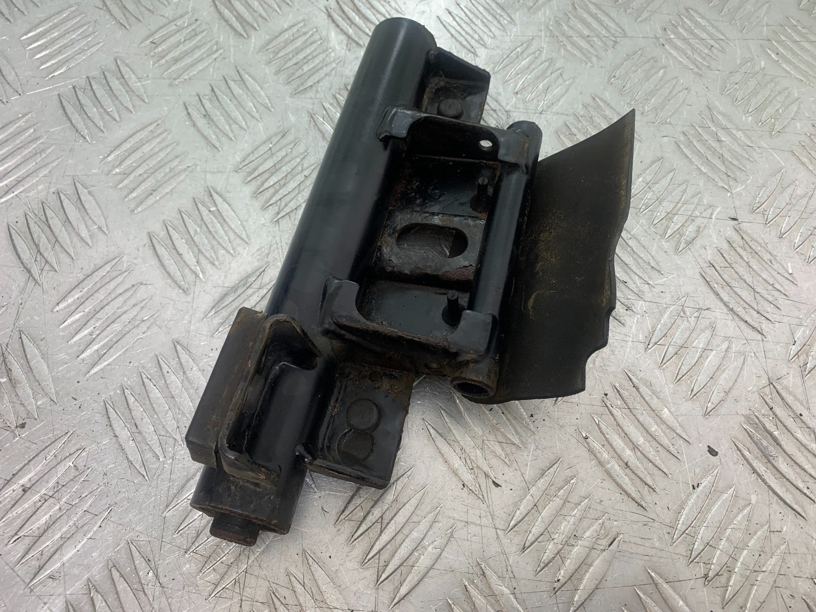 SUZUKI AN 200 UH 200 ENGINE MOUNT YEAR 2007-2009 (CMB1256)