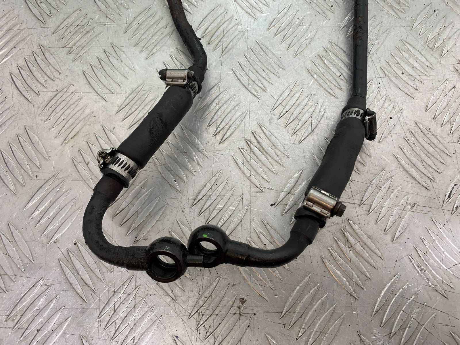SUZUKI GSF1200 GSF 1200 BANDIT OIL COLLER AND LINES    YEAR 2001-2004 (CMB1188)