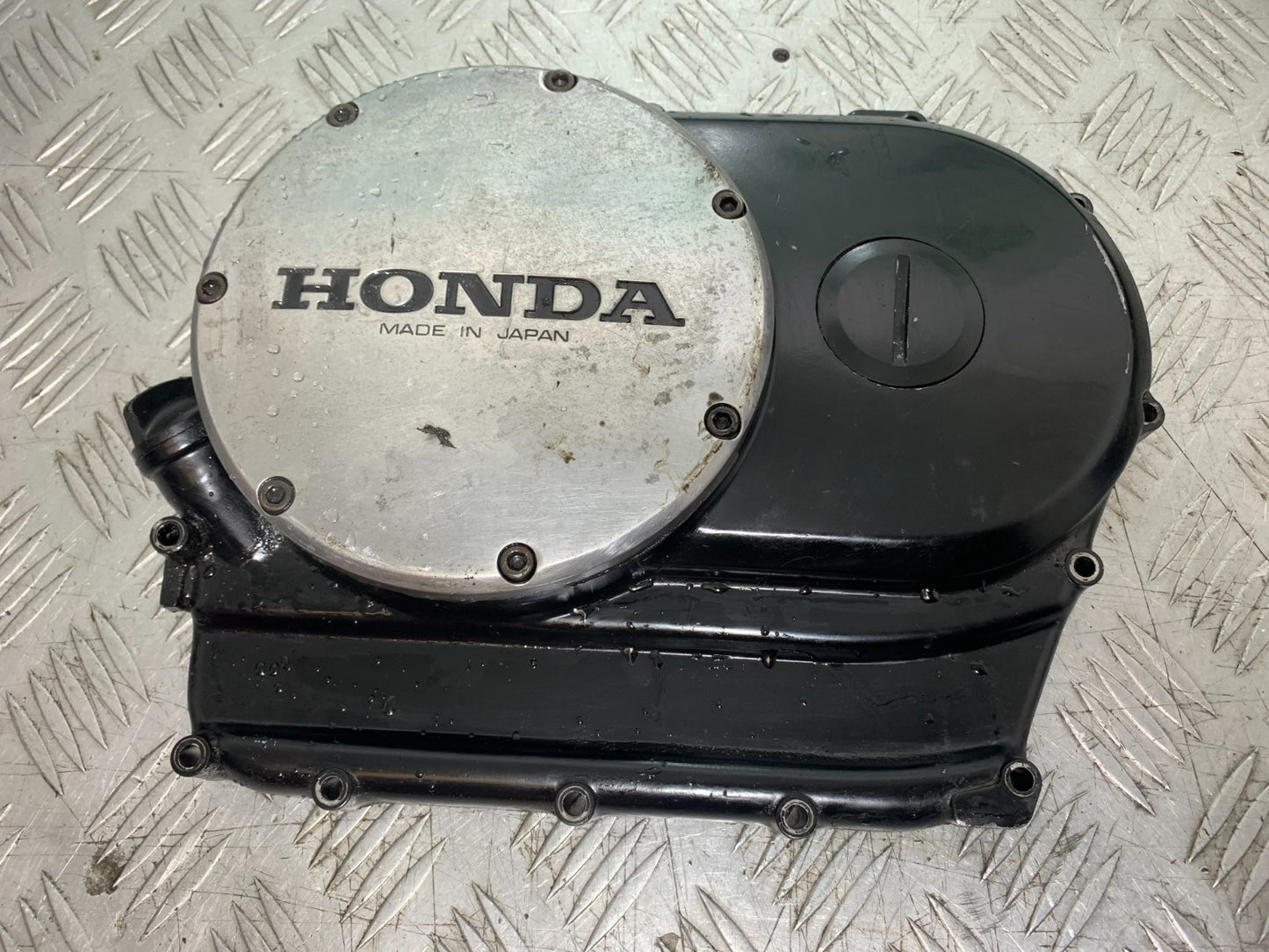HONDA VT700 VT 700 SHADOW  CLUTCH COVER YEAR 1984-85 (CMB1328)