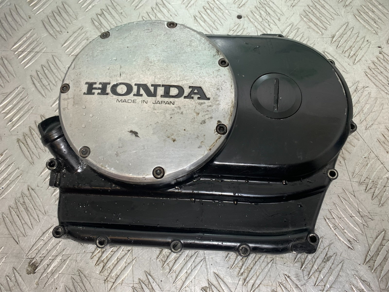 HONDA VT700 VT 700 SHADOW  CLUTCH COVER YEAR 1984-85 (CMB1328)