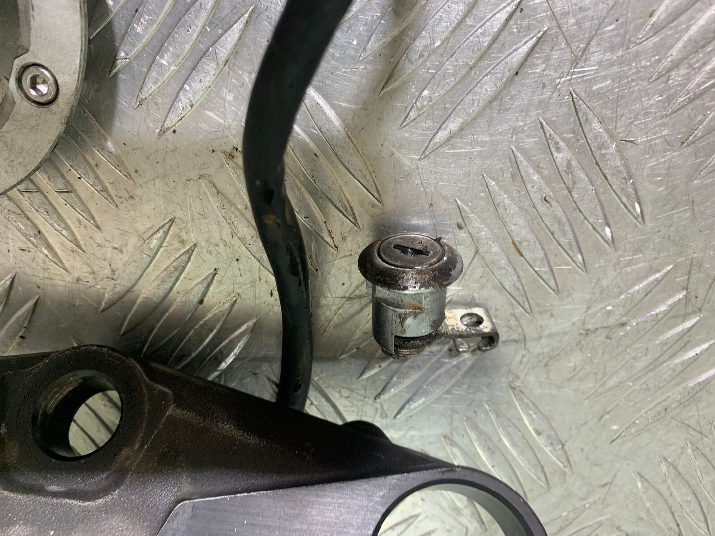 SUZUKI SV650 X SV 650 X LOCKS AND KEY  YEAR 2018-2022  (CMB1081)