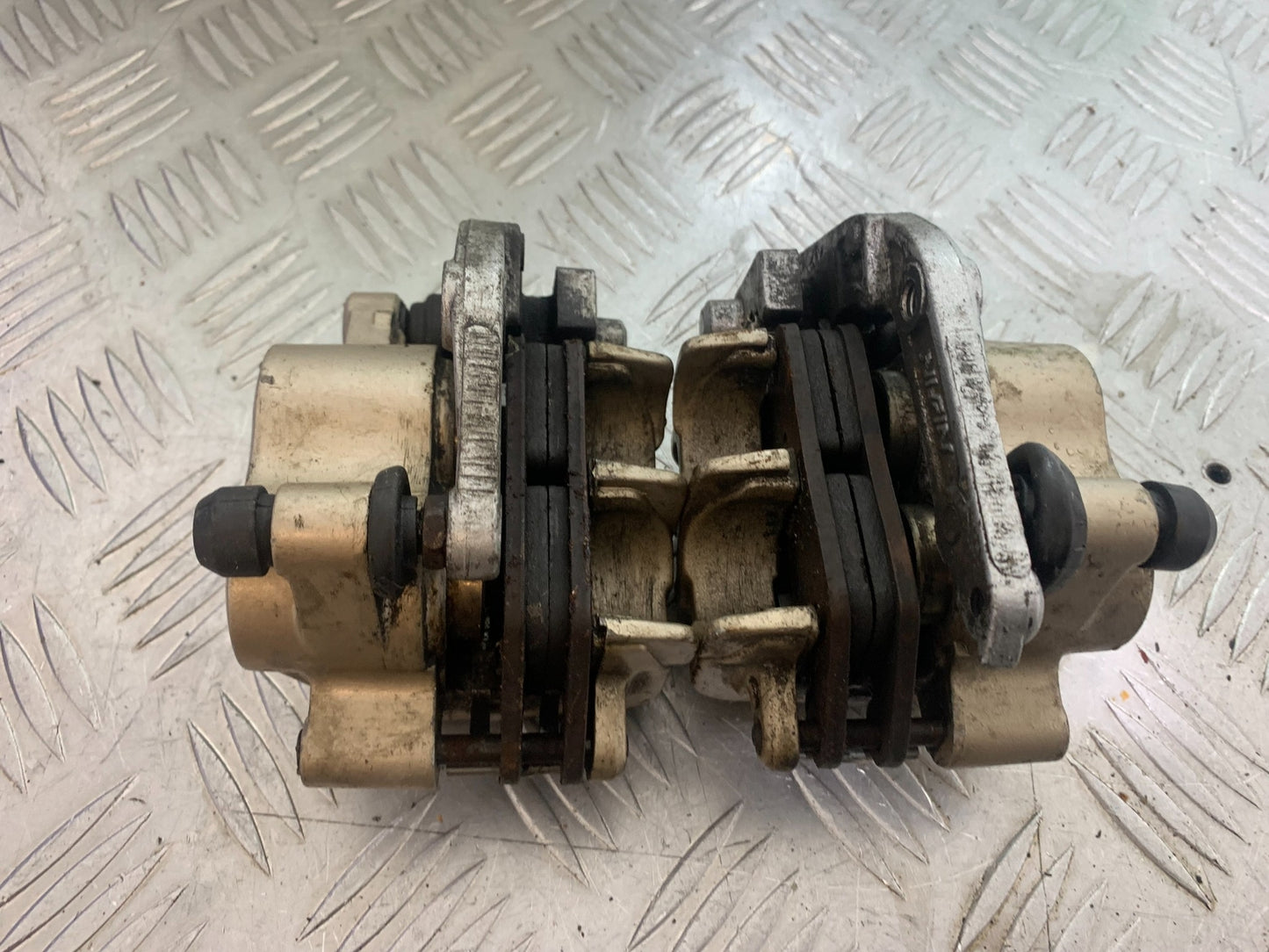 HONDA VFR750 VFR 750 FRONT CALIPERS   YEAR 1994-1997 (CMB1156)