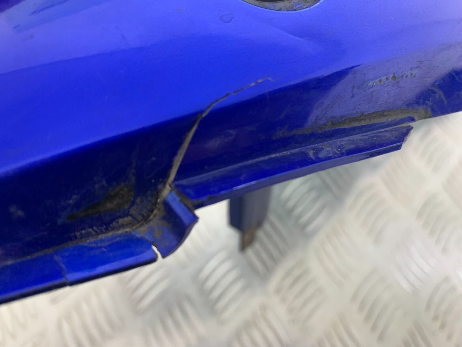 SUZUKI SV650 SV 650 mk1 LEFT SEAT PANEL   YEAR 1999-2002 (CMB1036)