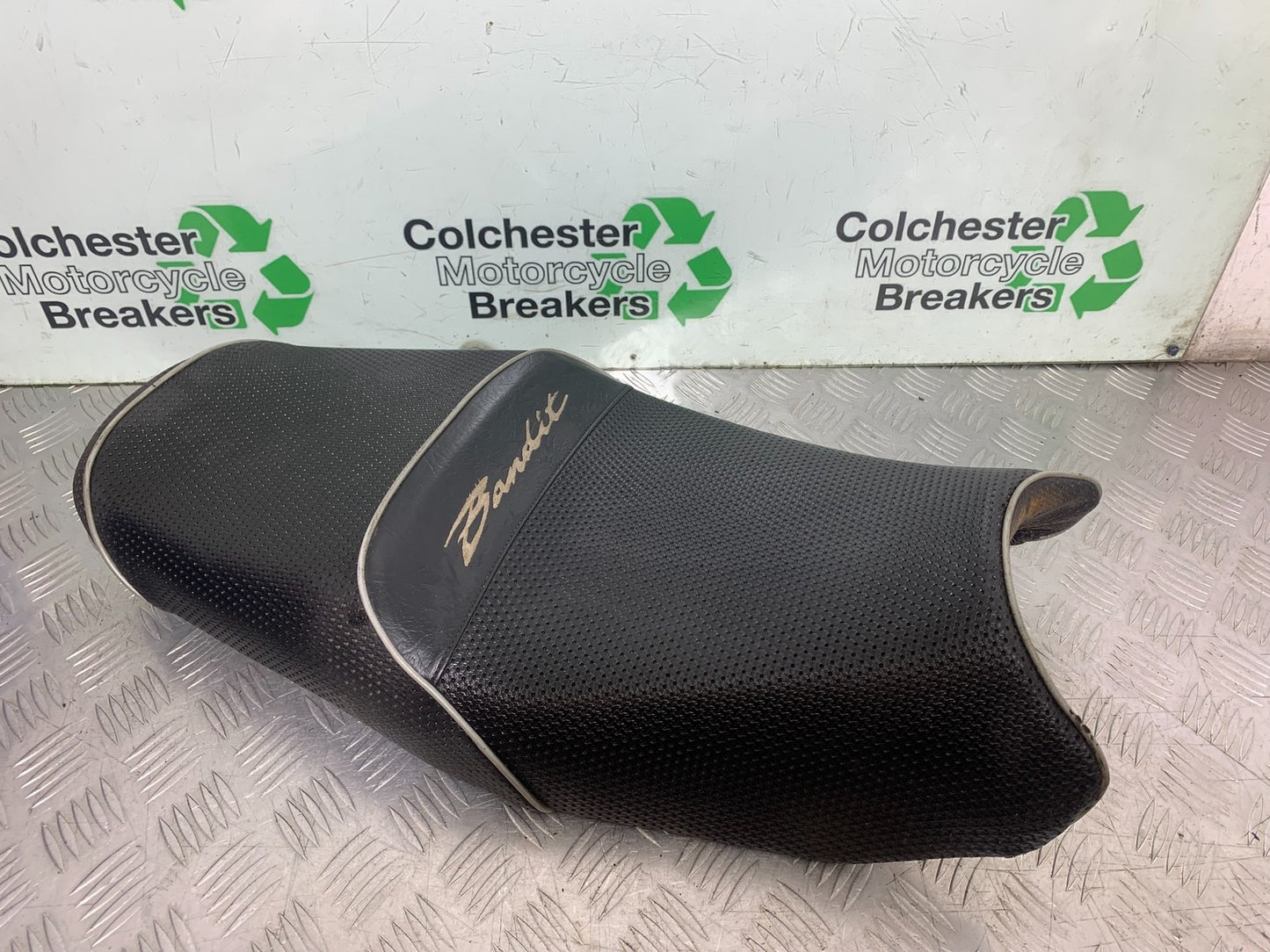 SUZUKI GSF600 GSF 600 BANDIT SEAT 2000-2004 (CMB1269)