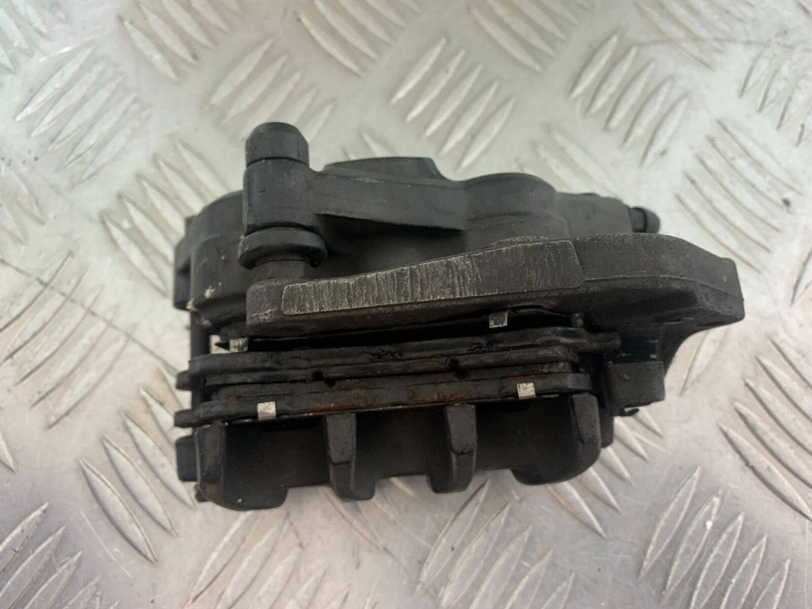 SUZUKI AN 200 UN 200 BURGMAN FRONT CALIPER  YEAR 2007-09 (CMB1128)