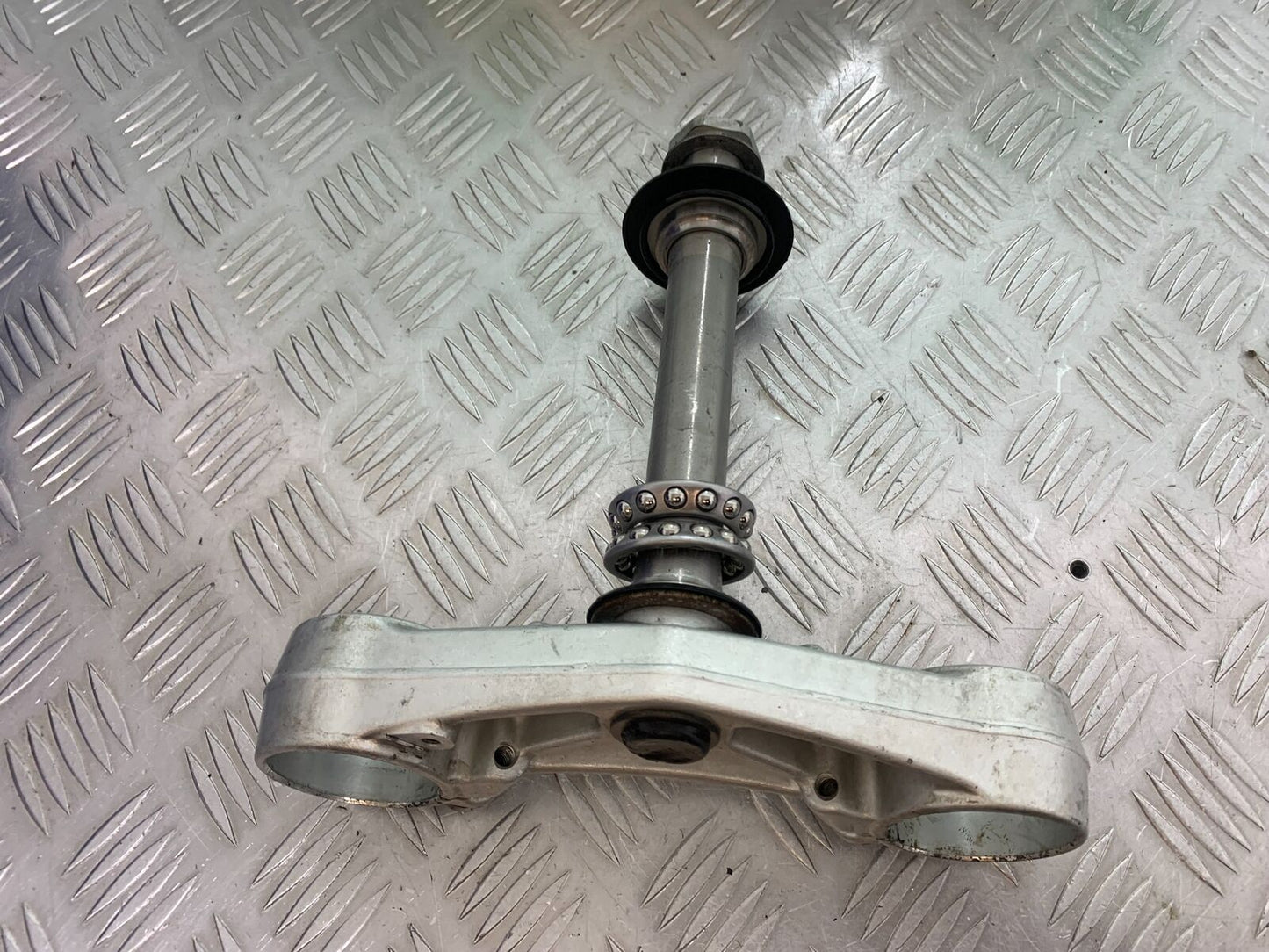 TRIUMPH TIGER 800 BOTTOM YOKE  YEAR 2011-2014 (CMB1113)