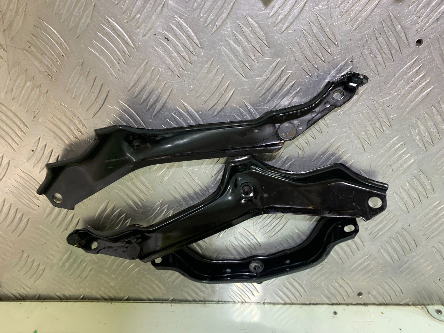 KTM 125 DUKE METAL FRAME BRACKETS   YEAR 2018-2023 (CMB1083)