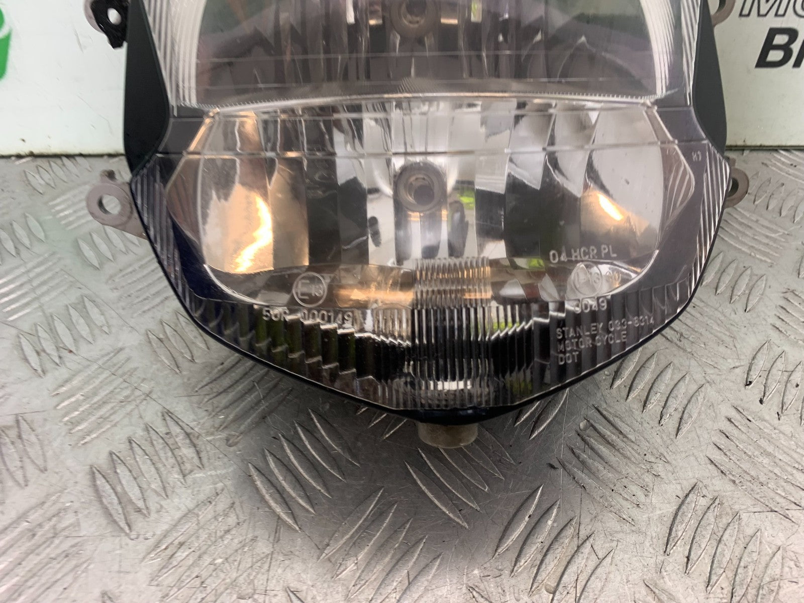 HONDA CBR1100 BLACKBIRD HEADLIGHT  YEAR 1999-2005 (CMB1232)