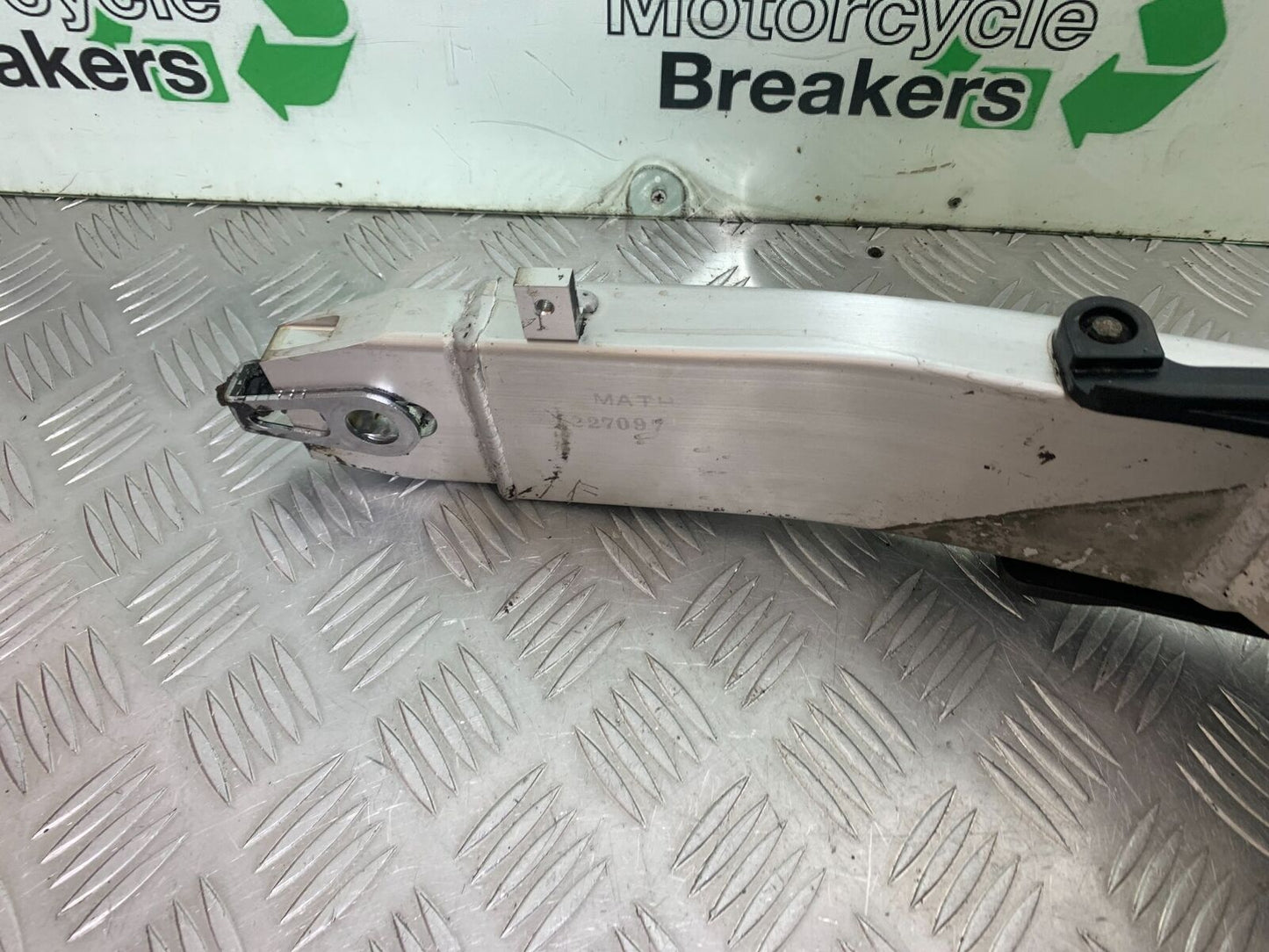 HONDA CBR1100 BLACKBIRD SWINGARM   YEAR 1999-2005 (CMB1103)