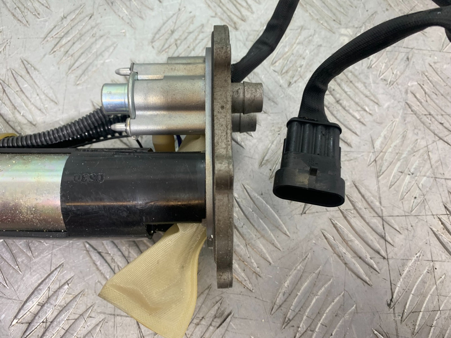DUCATI 1198 S PETROL PUMP  YEAR 2009-2011 (CMB1219)