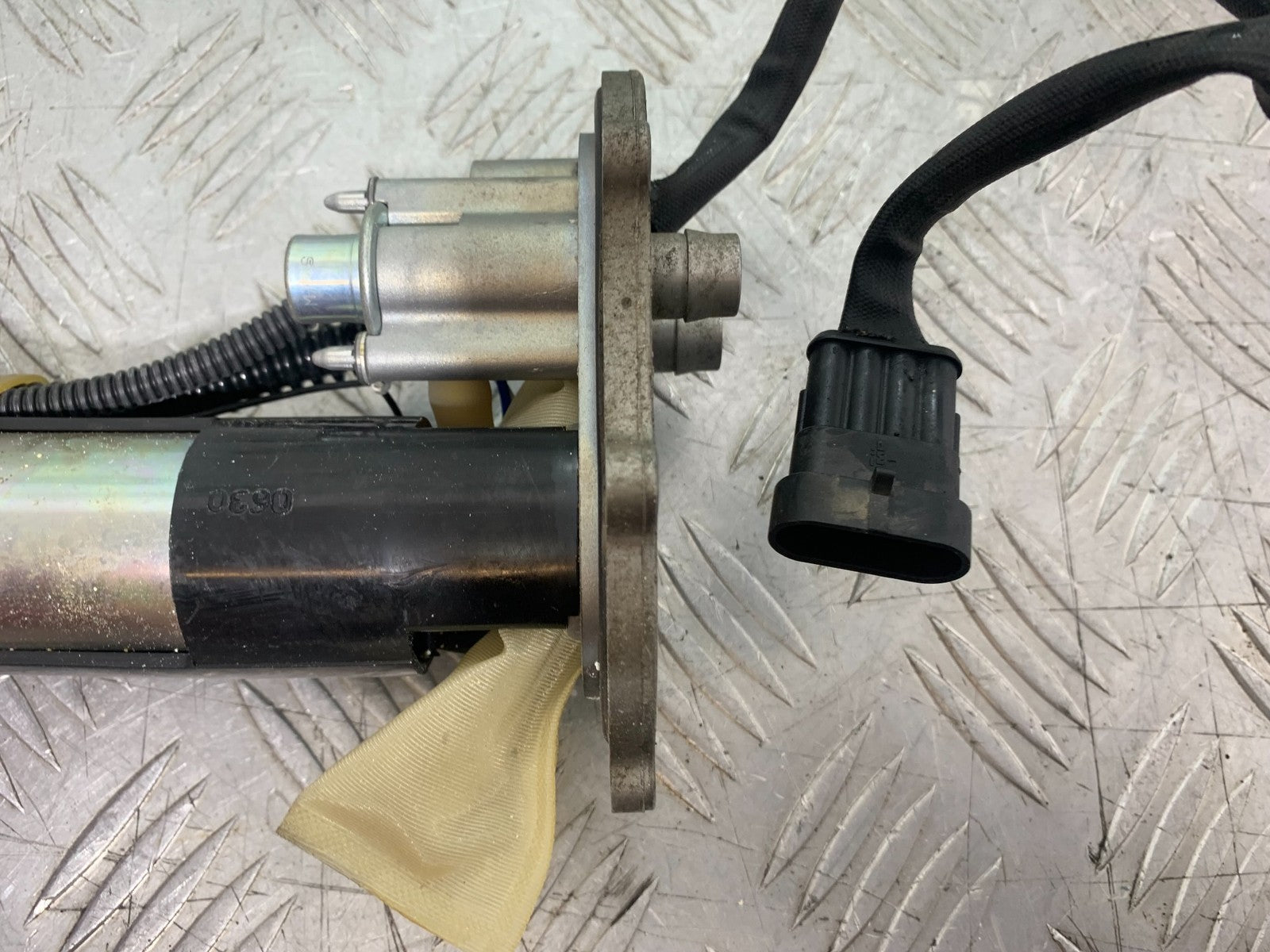 DUCATI 1198 S PETROL PUMP  YEAR 2009-2011 (CMB1219)