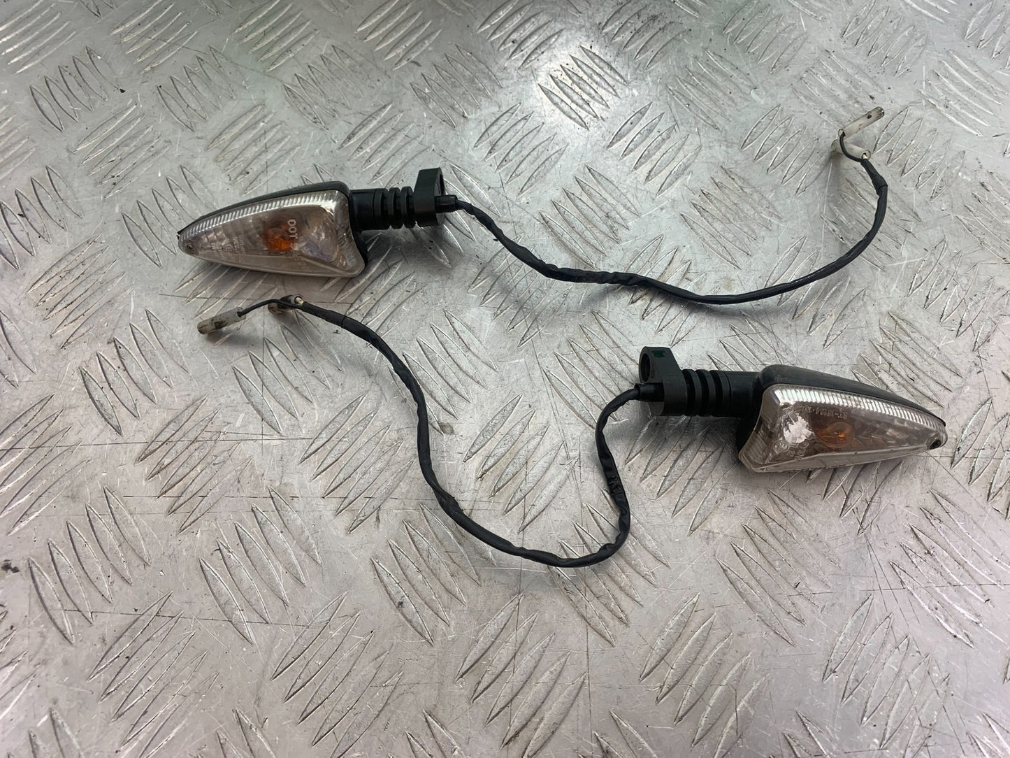 TRIUMPH 675 STREET TRIPLE FRONT INDICATORS   2013-2016(CMB1186)