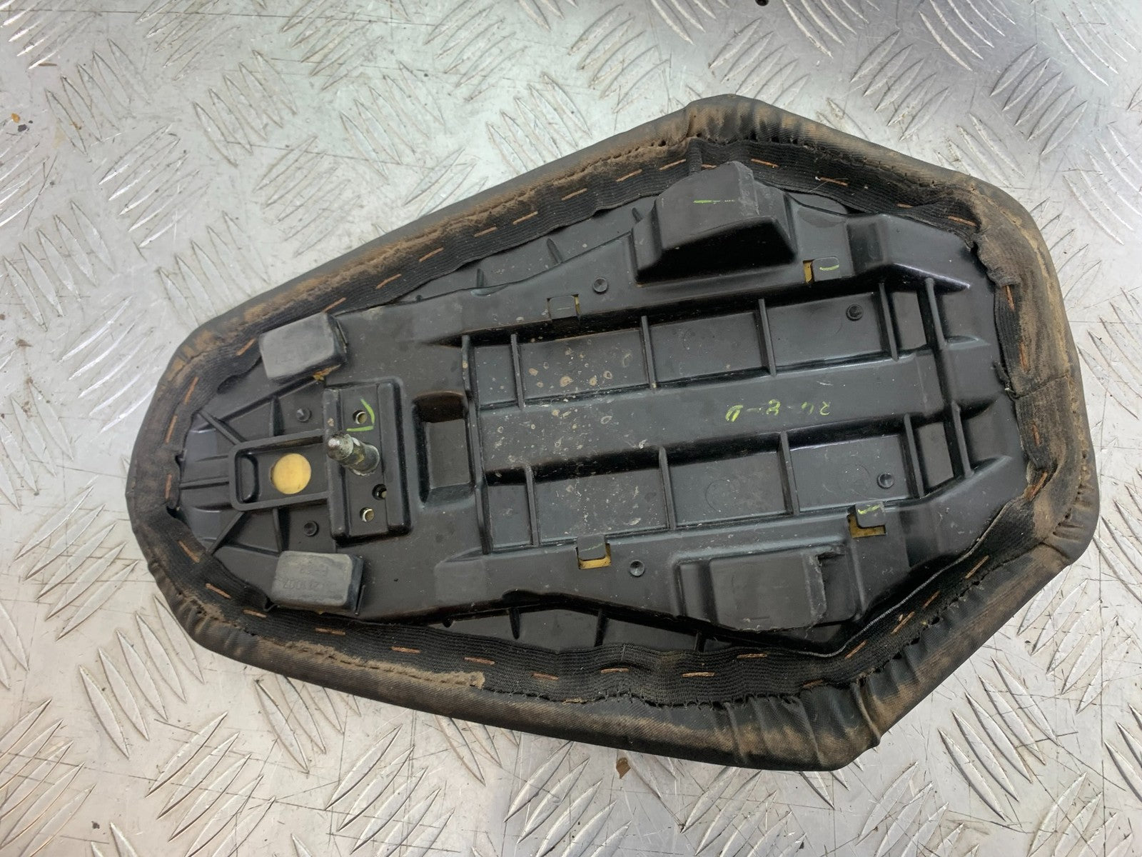 KTM 125 DUKE REAR SEAT  YEAR 2018-2023 (CMB1185)
