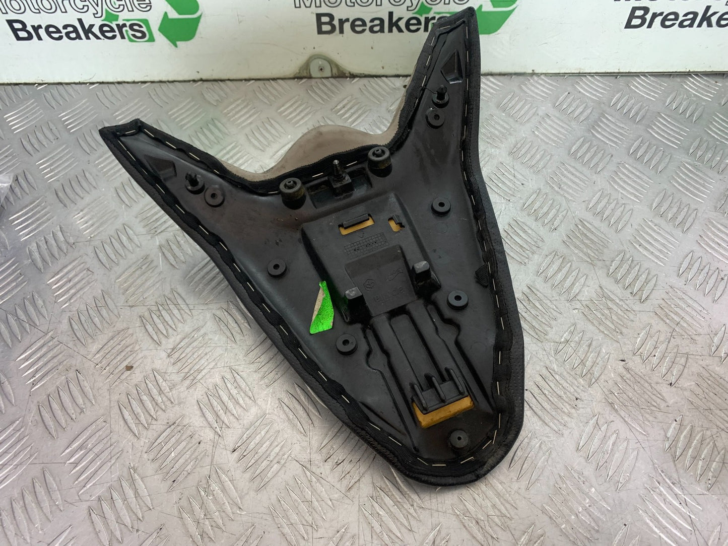 APRILIA TUONO 1000 V4 REAR SEAT   YEAR 2013-2014  (CMB1239)