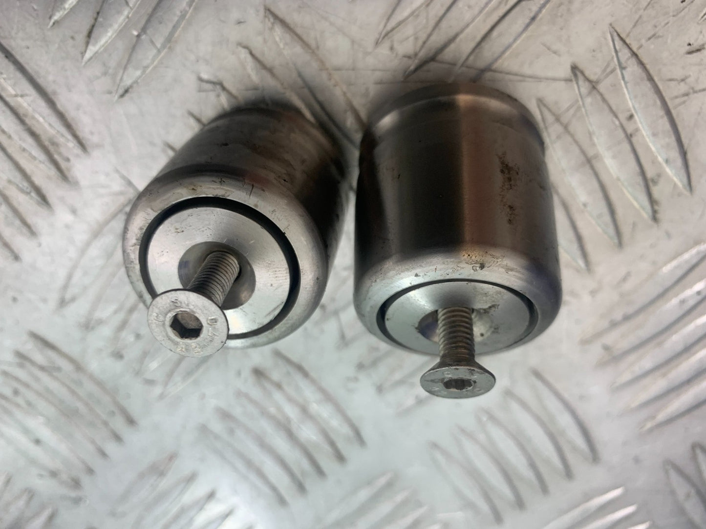 TRIUMPH 955i SPRINT ST BAR END WEIGHTS  1999-2004 (CMB1176)