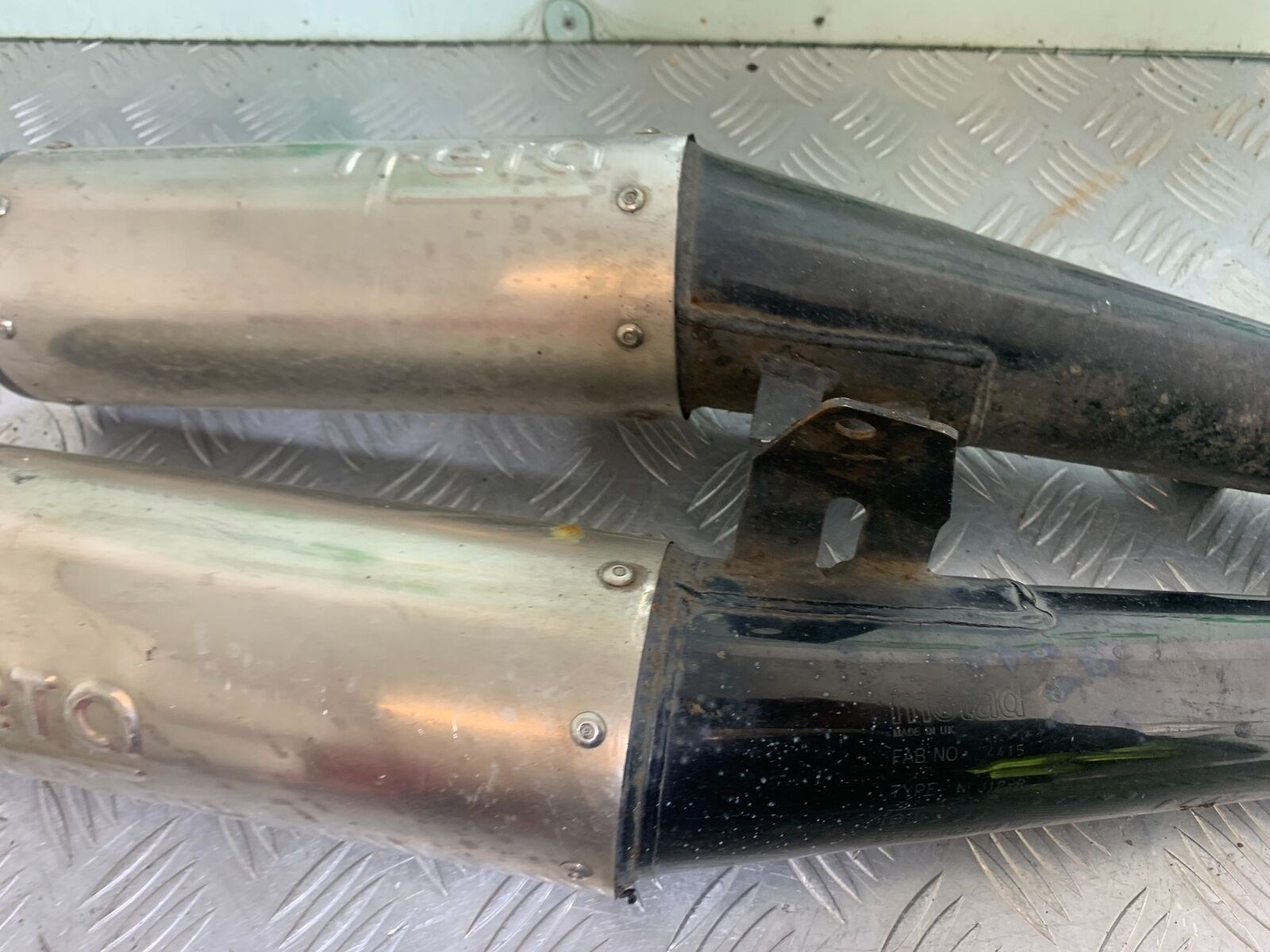 YAMAHA FJ1100 FJ 1100 MOTAD N-ETA SILENCERS YEAR 1984-1985 (CMB1101)