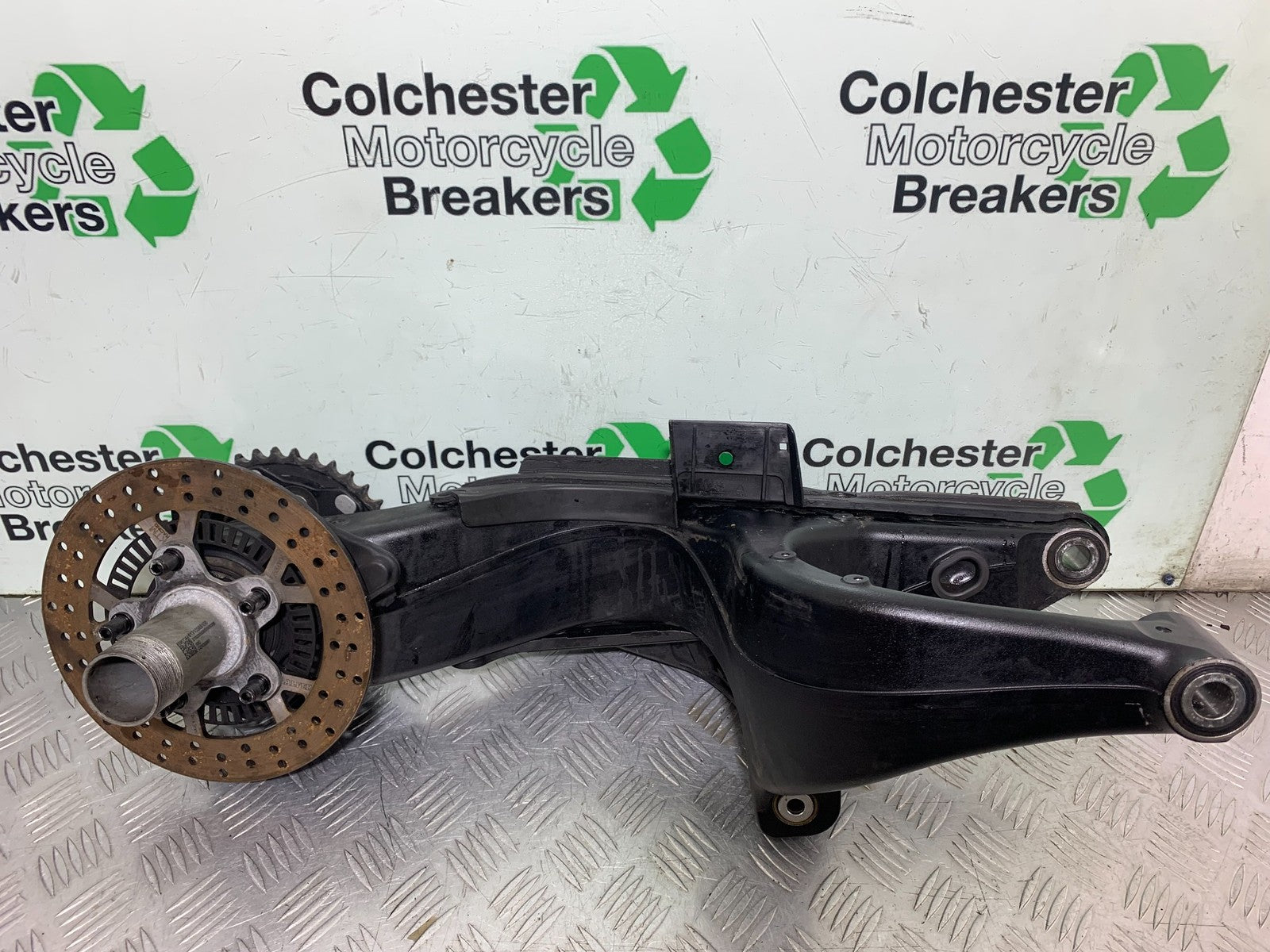 KTM 1290 SUPER DUKE R SWINGARM HUB CARRIER DISC YEAR 2020-2024 (CMB1272)