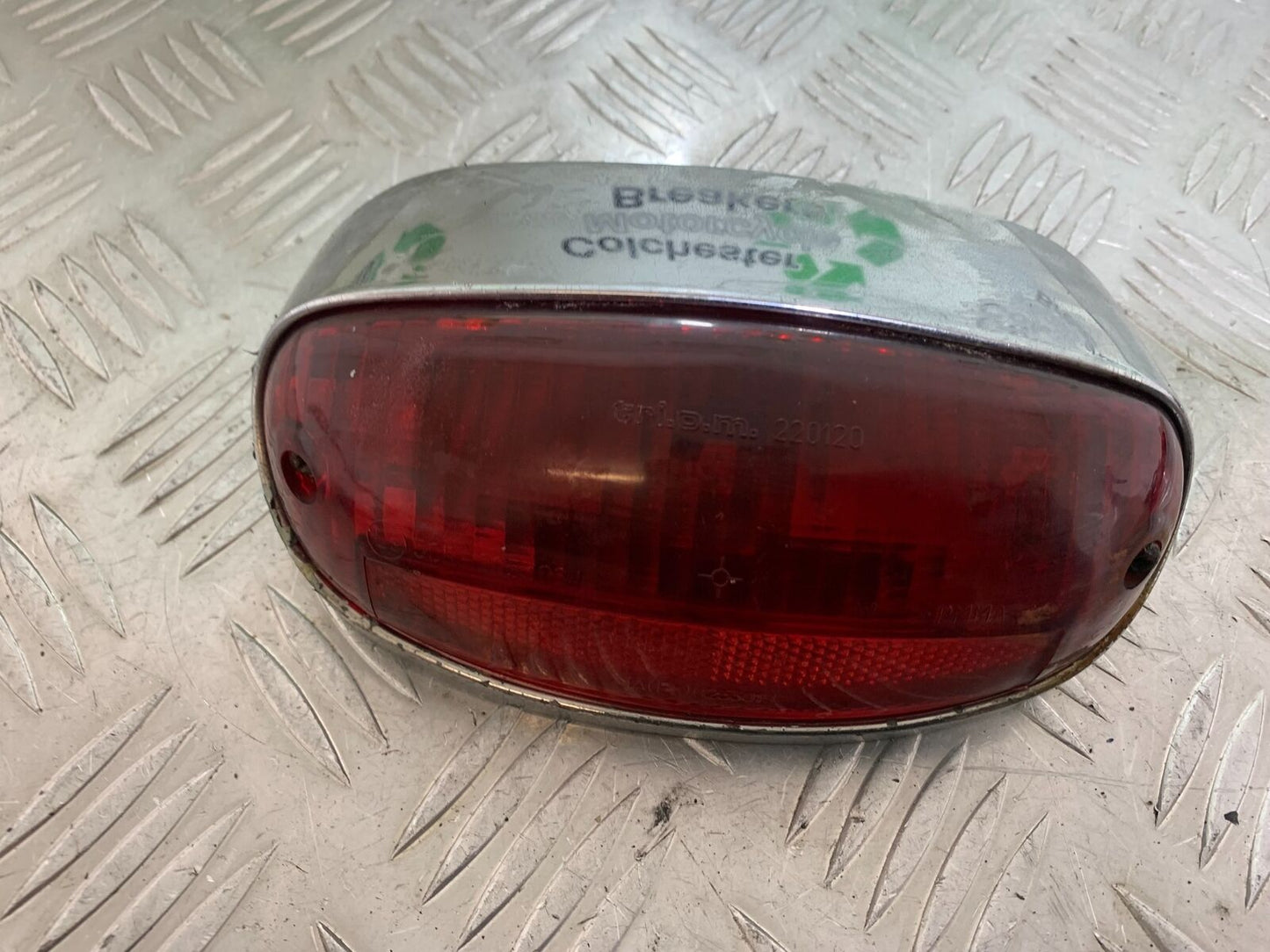 VESPA 125 ET4 REAR LIGHT  YEAR 1997-2000  (CMB1068)
