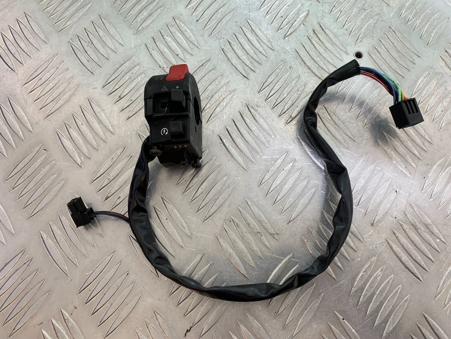 SUZUKI SV650 SV 650 RIGHT SWITCH GEAR YEAR 2003-2006 (CMB1014)