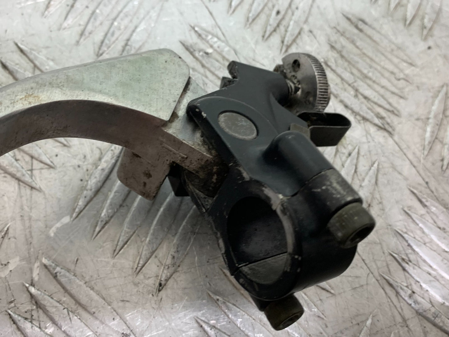 KAWASAKI ZX6R ZX6 J CLUTCH LEVER AND BRACKET  YEAR 2000 (CMB1312)