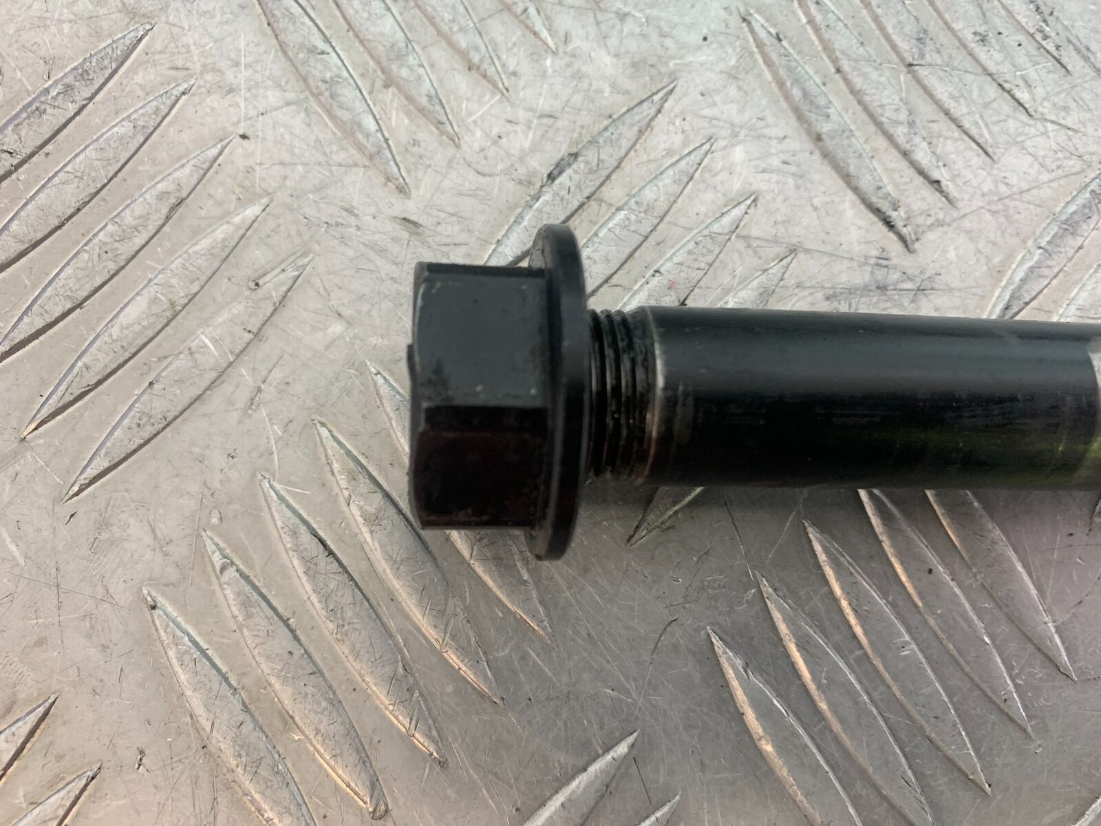 KTM 990 SUPERMOTO T SWINGARM SPINDLE  YEAR 2010-2011  (CMB1127)