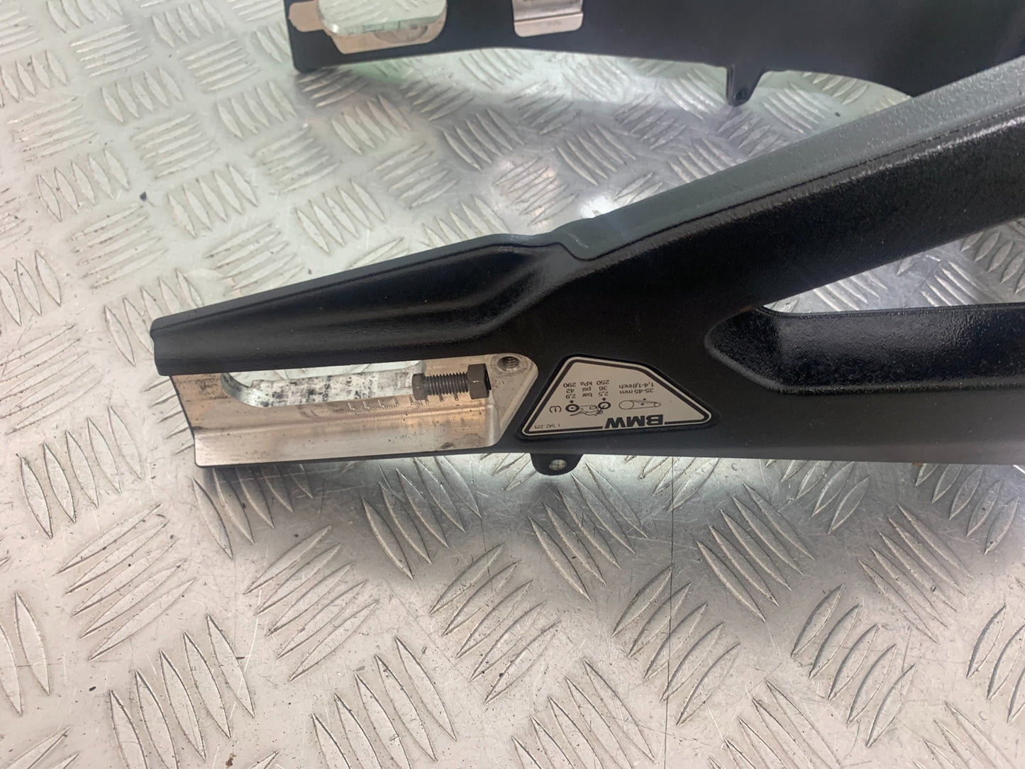 BMW M1000 R SWINGARM  YEAR 2023-2024 (CMB1140)