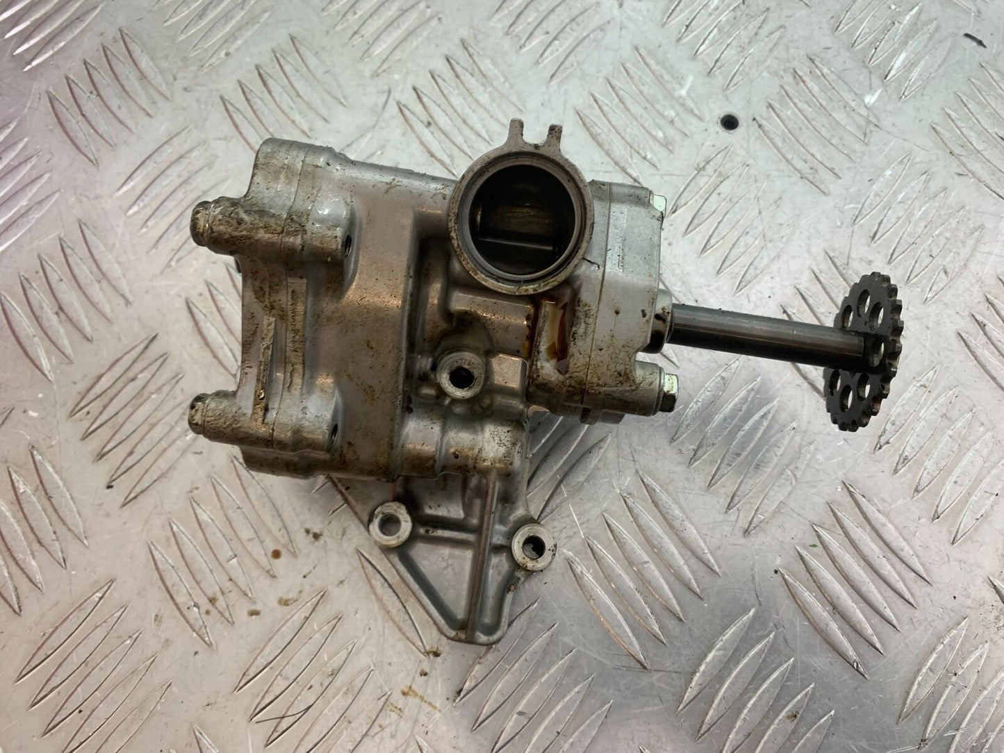 HONDA VFR1200 VFR 1200 FA OIL PUMP YEAR 2010-11 CMB1088)