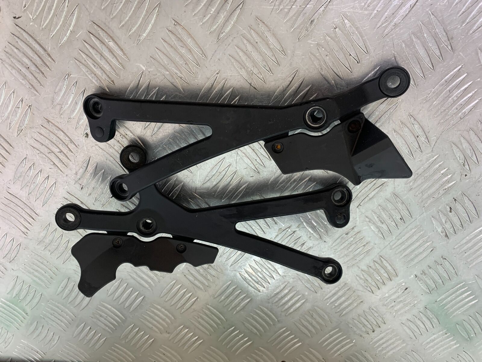 KTM 990 SUPERMOTO T ENGINE BRACKETS  YEAR 2010-2011  (CMB1067)