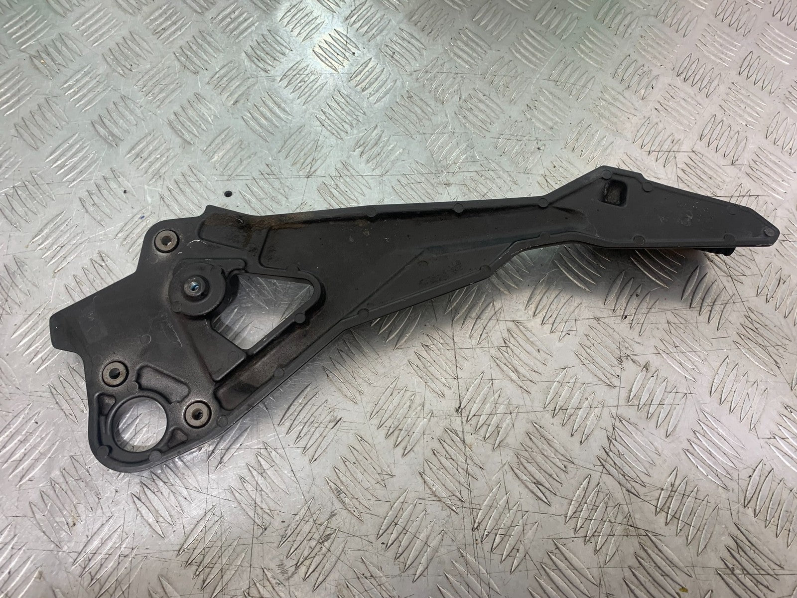 YAMAHA XJ6 XJ6-S FRONT LEFT HANGER  YEAR 2009-2015  (CMB1212)