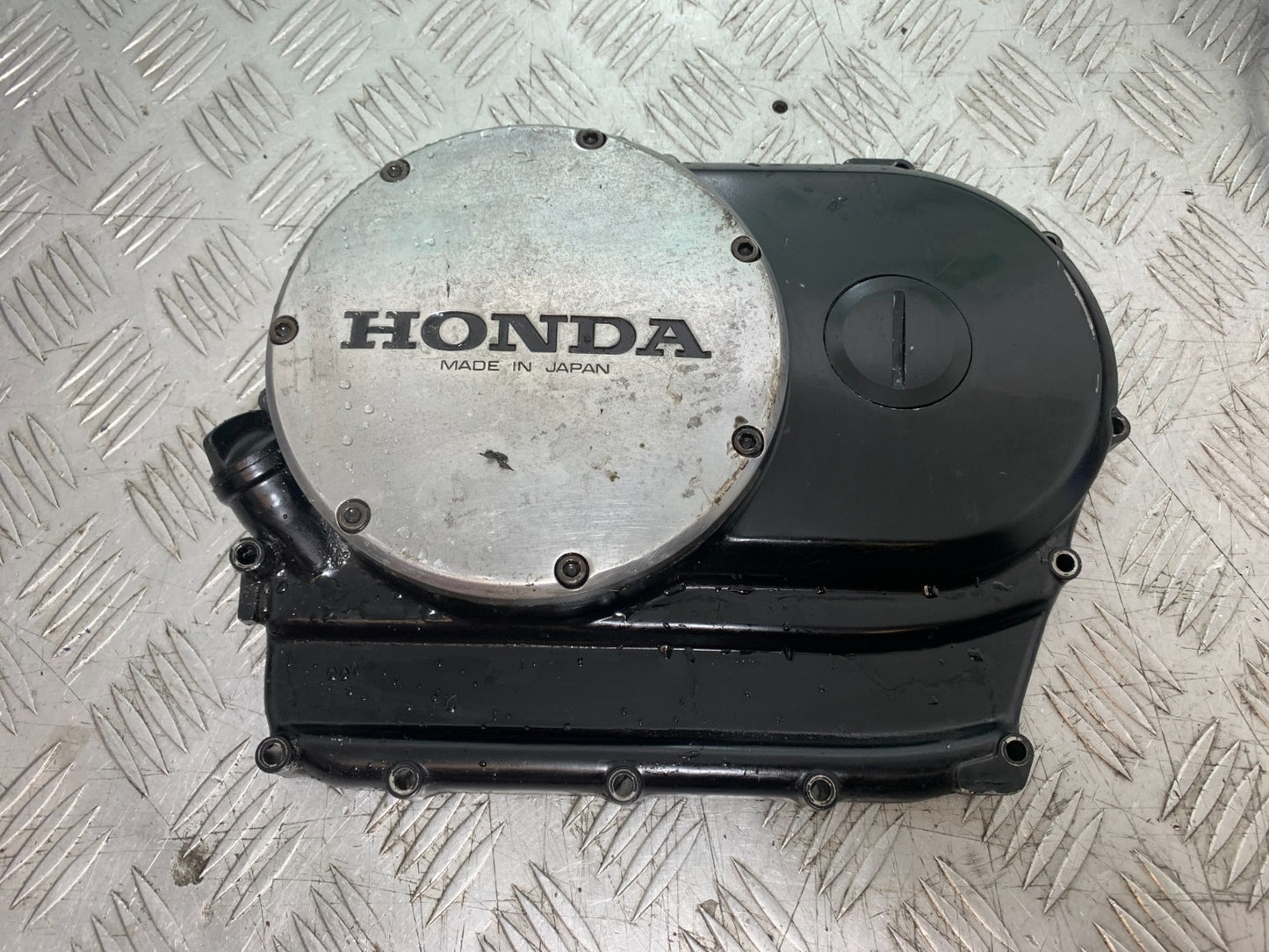 HONDA VT700 VT 700 SHADOW  CLUTCH COVER YEAR 1984-85 (CMB1328)