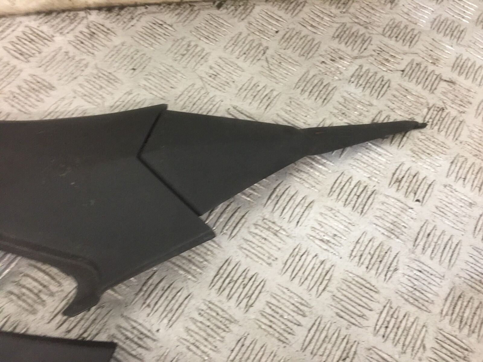 KAWASAKI Z800 Z 800 LEFT AND RIGHT SIDE INFILLS  YEAR 2015  (STOCK 874)