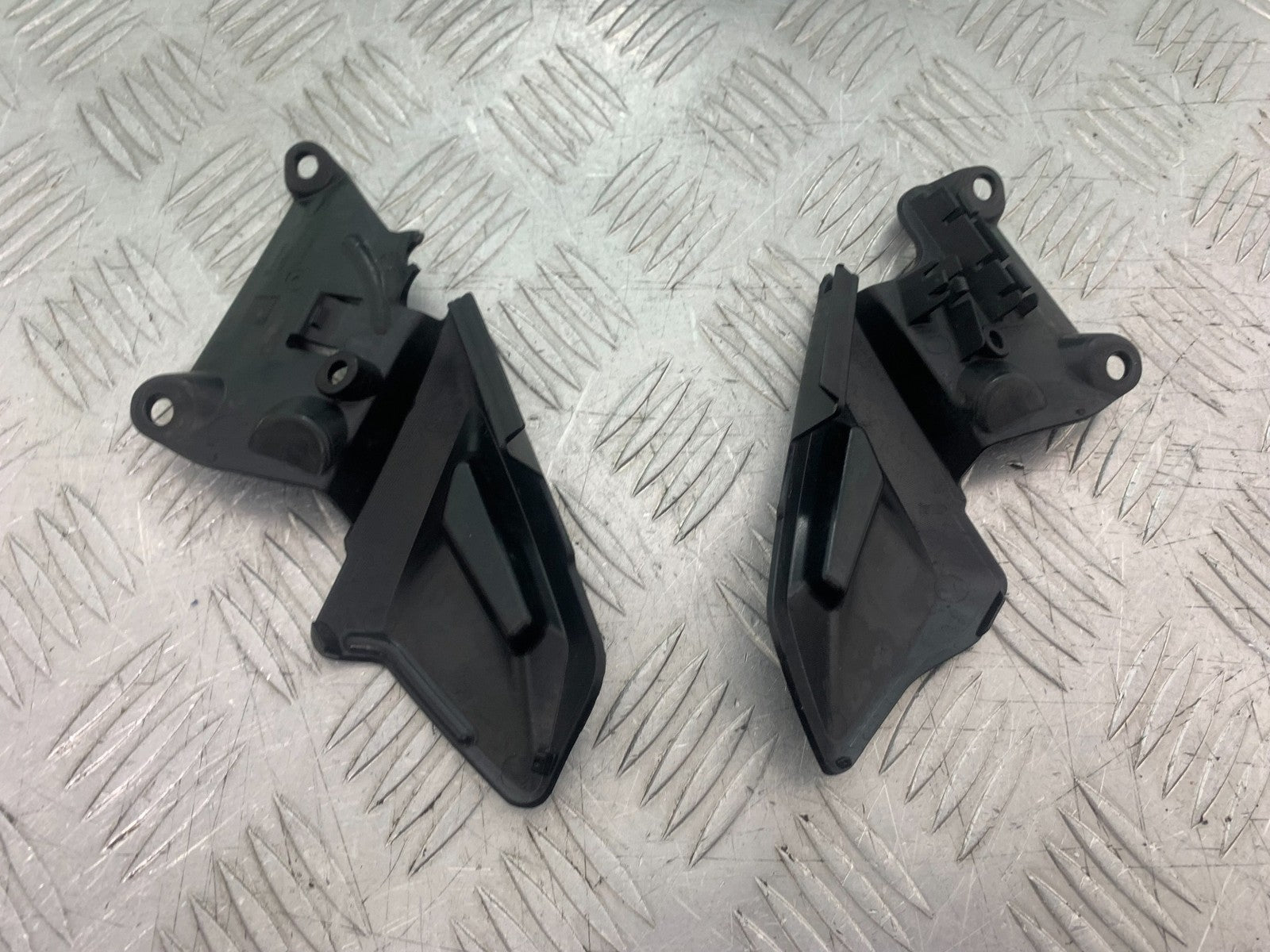TRIUMPH 675 STREET TRIPLE RX LEFT AND RIGHT INFILLS  2015-2017 (CMB1299)