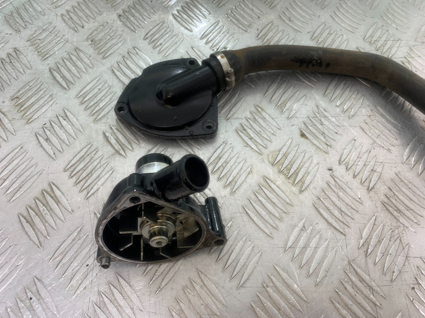 TRIUMPH 1050 SPRINT GT WATER PUMP  YEAR 2010-2016 (CMB1250)