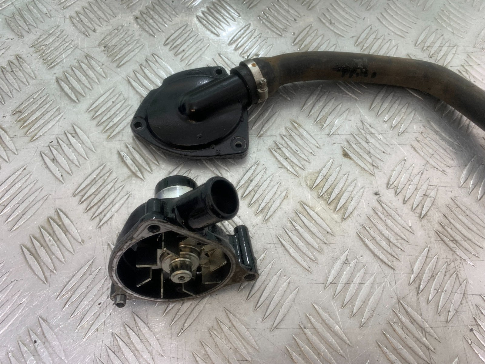 TRIUMPH 1050 SPRINT GT WATER PUMP  YEAR 2010-2016 (CMB1250)