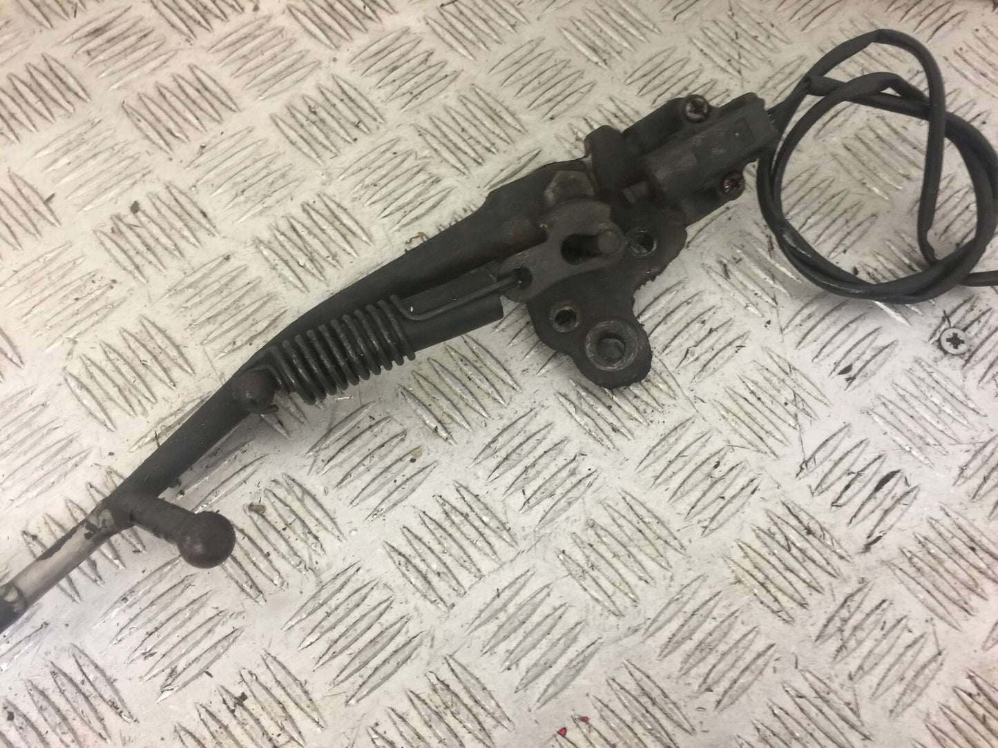 YAMAHA YZF1000 THUNDERACE SIDE STAND  YEAR 1997-2000 (STOCK 625)