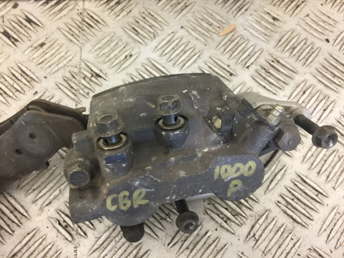 HONDA CBR1000 CBR 1000 FP FR FRONT RIGHT CALIPER  (STOCK 519)