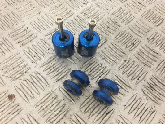 SUZUKI GSXR 600 L1-L8 BAR END WEIGHTS AND SWINGARM BOBBINS  2011-2017(STOCK 728)